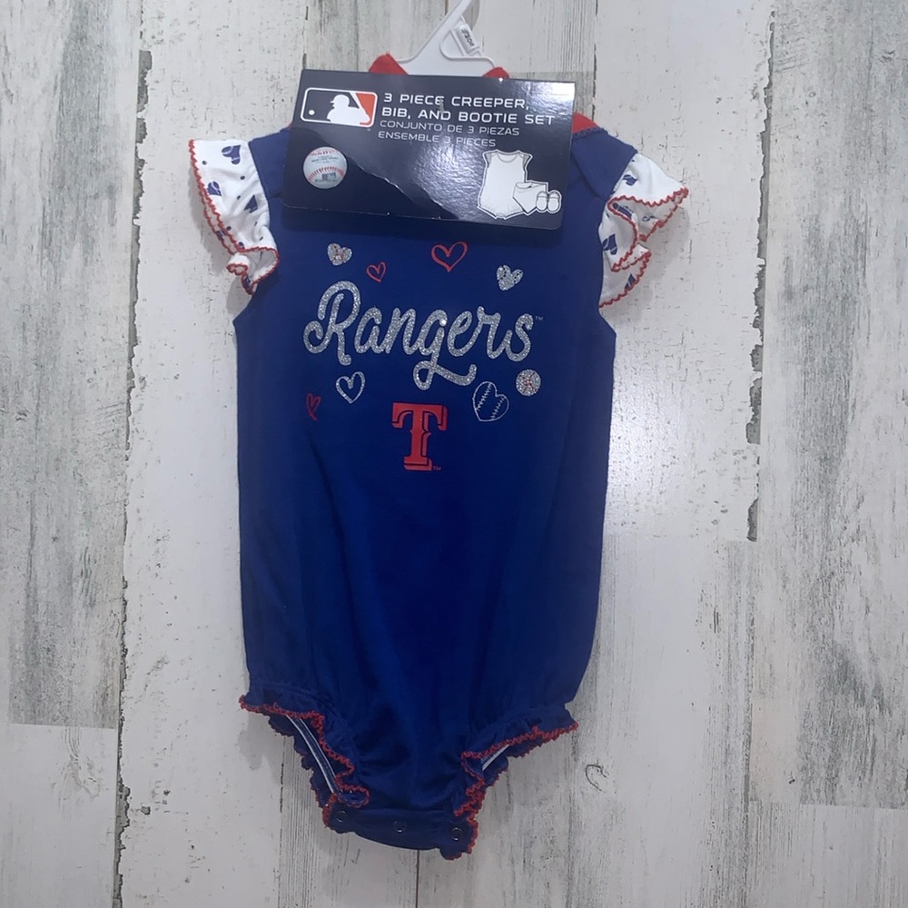 0506 MLB Rangers 3 Piece Creeper, Bib & Bootie Set